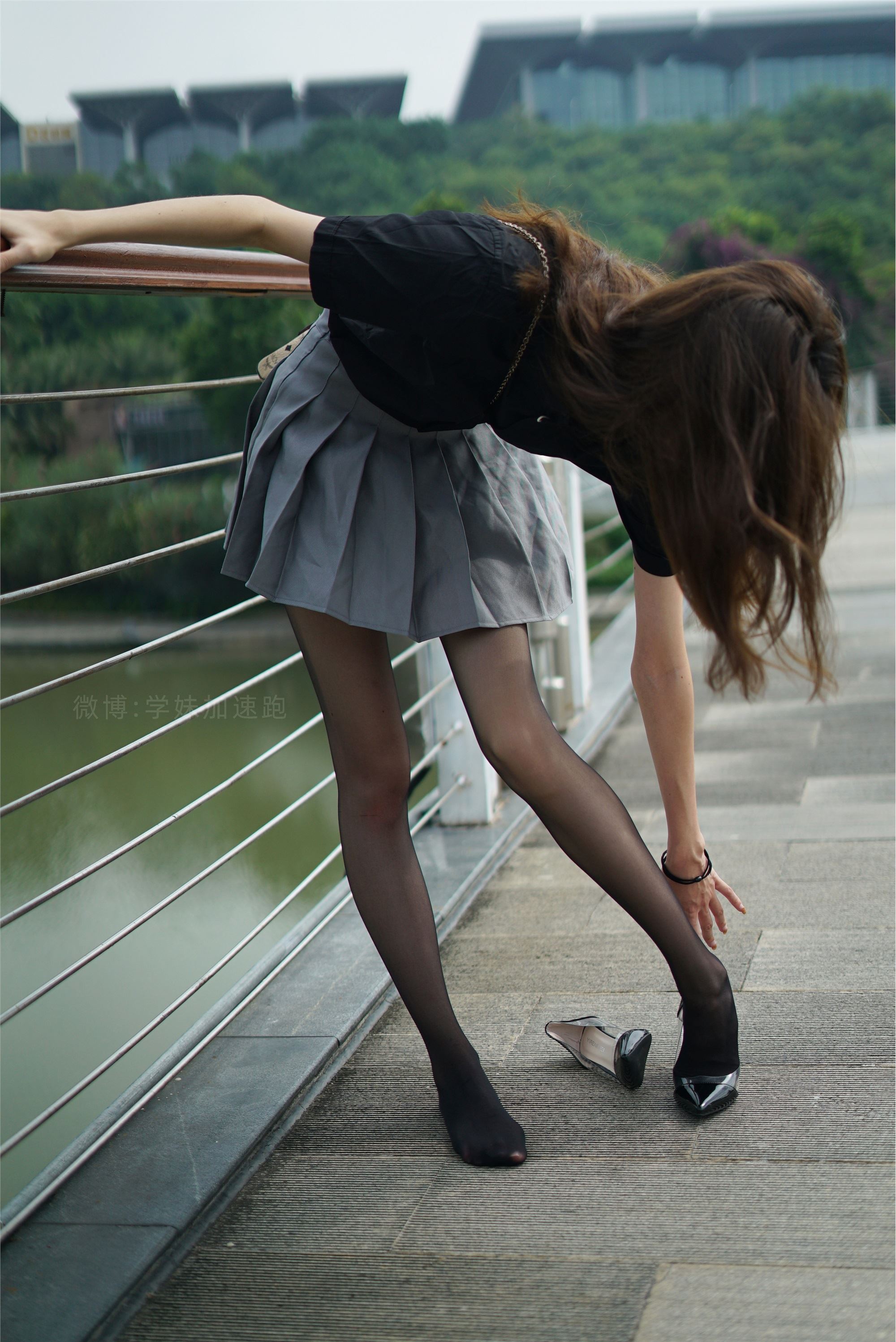 学妹加速跑 XM103《の黑丝初体验-九九》